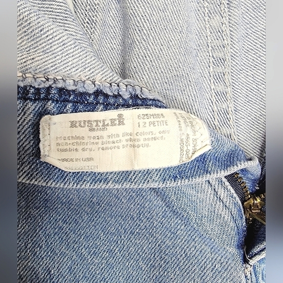 Vintage Women's Rustler by Wrangler Wide Leg Jeans, size  12 Petite - Picture 4 of 4